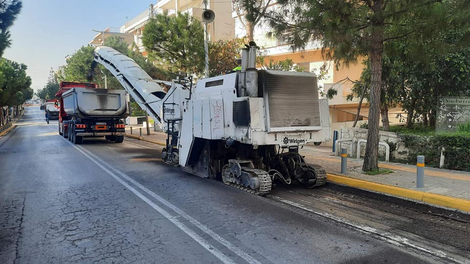 Σε εξέλιξη οι εργασίες ασφαλτόστρωσης της Λεωφ. Καλαμακίου στον Αλιμο